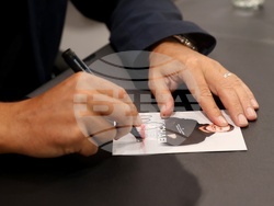 Майкъл Оуен - фенове - среща