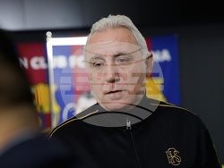 Майкъл Оуен - фенове - среща -  Христо Стоичков