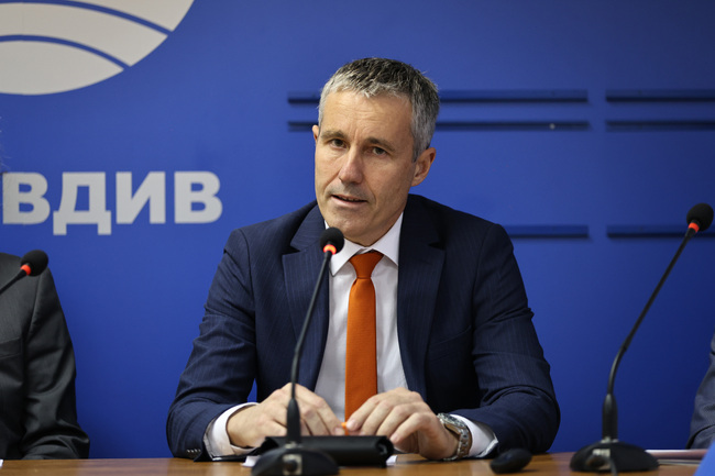 Аграрният университет в Пловдив адаптира учебните си програми и създава нови специалности спрямо новите реалности в света, каза проф. Димо Атанасов