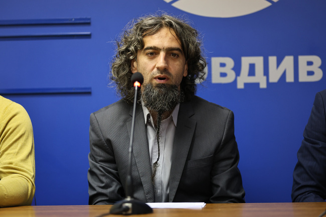 Пловдивският филиал на Техническия университет работи по проекти, за да подобрява инфраструктурата и качеството на образованието, каза зам.-директорът доц. Николай Каканаков