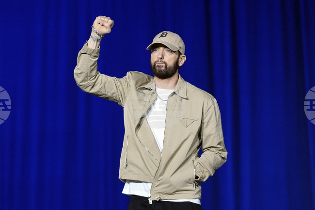 Рапърът Еминем стана дядо 