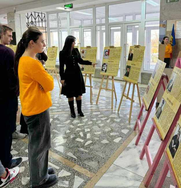 Изложба „Бележитите бесарабски българи“ ще гостува във всички училища в район Тараклия