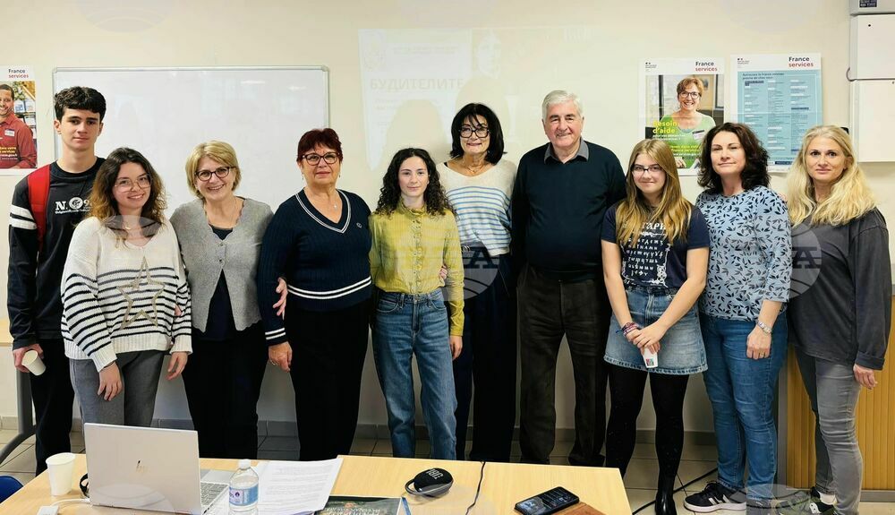 Първият урок след ваканцията в училище „Свети Климент Охридски” във френския град Екс ан Прованс бе посветен на народните будители