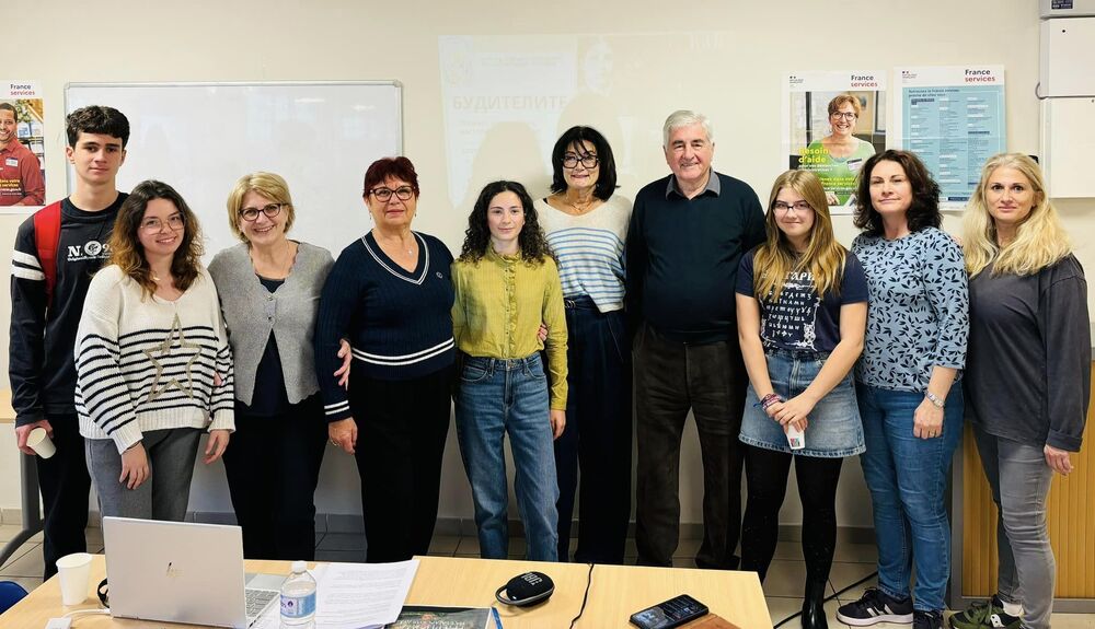 Първият урок след ваканцията в училище „Свети Климент Охридски” във френския град Екс ан Прованс бе посветен на народните будители