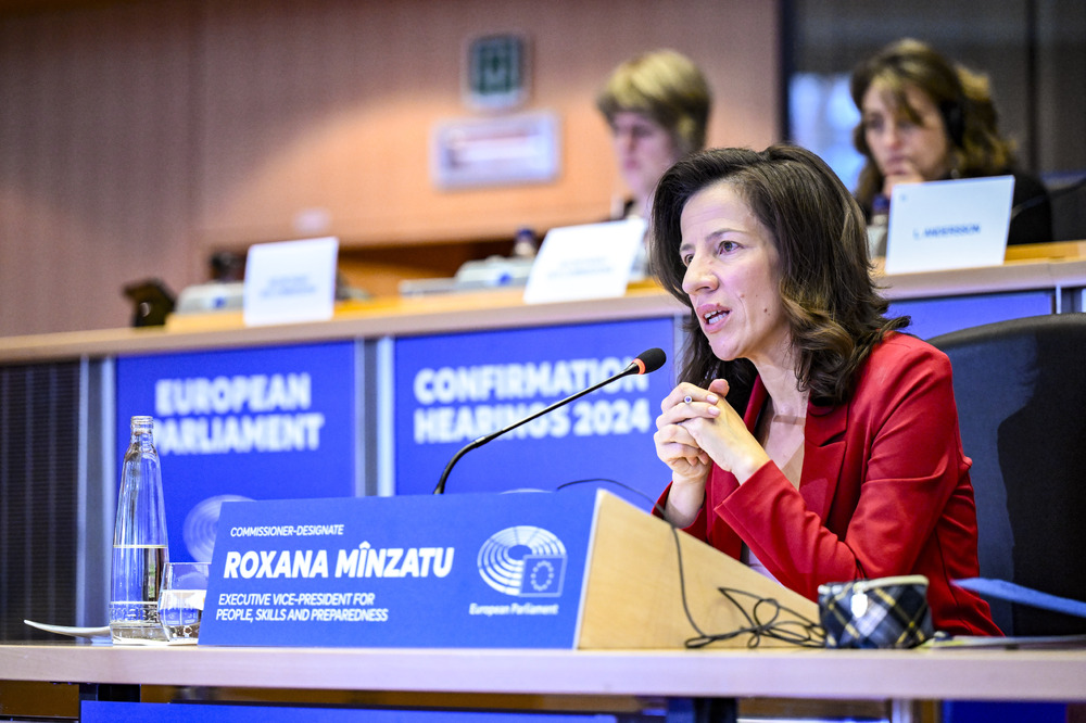 Кандидатката за еврокомисар от Румъния Роксана Мънзату трябва да изясни някои въпроси около неин имот в град Брашов