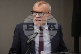 Конституция на Австрия - представяне - Харалд Троч