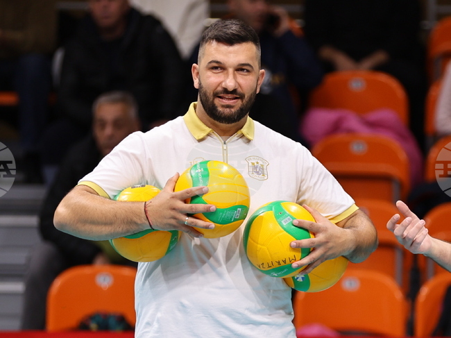 Треньорът на женския волейболен шампион Марица: "Искам отборът да се бори за всяка точка"