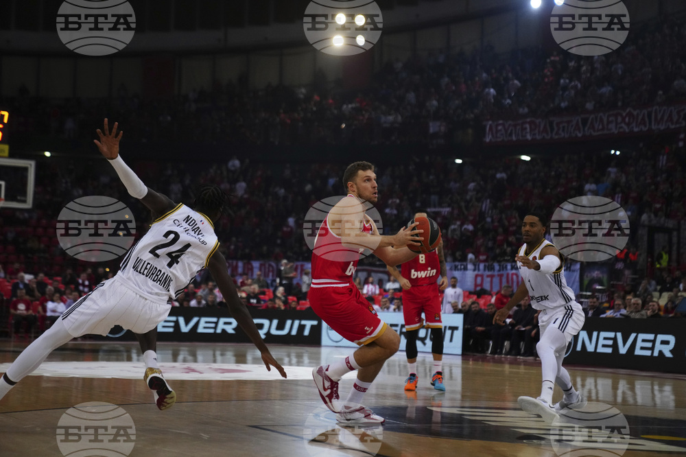 Проливният дъжд в Южна Гърция отложи срещата между Олимпиакос и Фенербахче от Евролигата