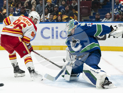 Flames Canucks Hockey