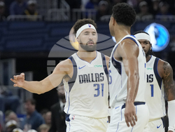 Mavericks Warriors Basketball