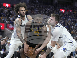 Mavericks Warriors Basketball