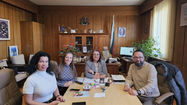 Ръководители на български културен клуб и танцов ансамбъл от Кипър се срещнаха с изпълнителния директор на Агенцията за българите в чужбина