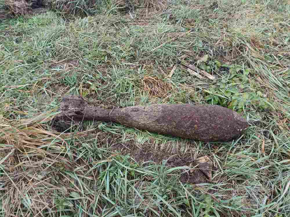 Силно корозирал снаряд е открит в землището на новопазарското село Стан
