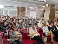 Лекция на тема „Туризъм, култура, политика и религия в най-големия форум за съвременно изкуство – Венецианското биенале“ с участието на д-р Надежда Джакова. Снимка: УНСС