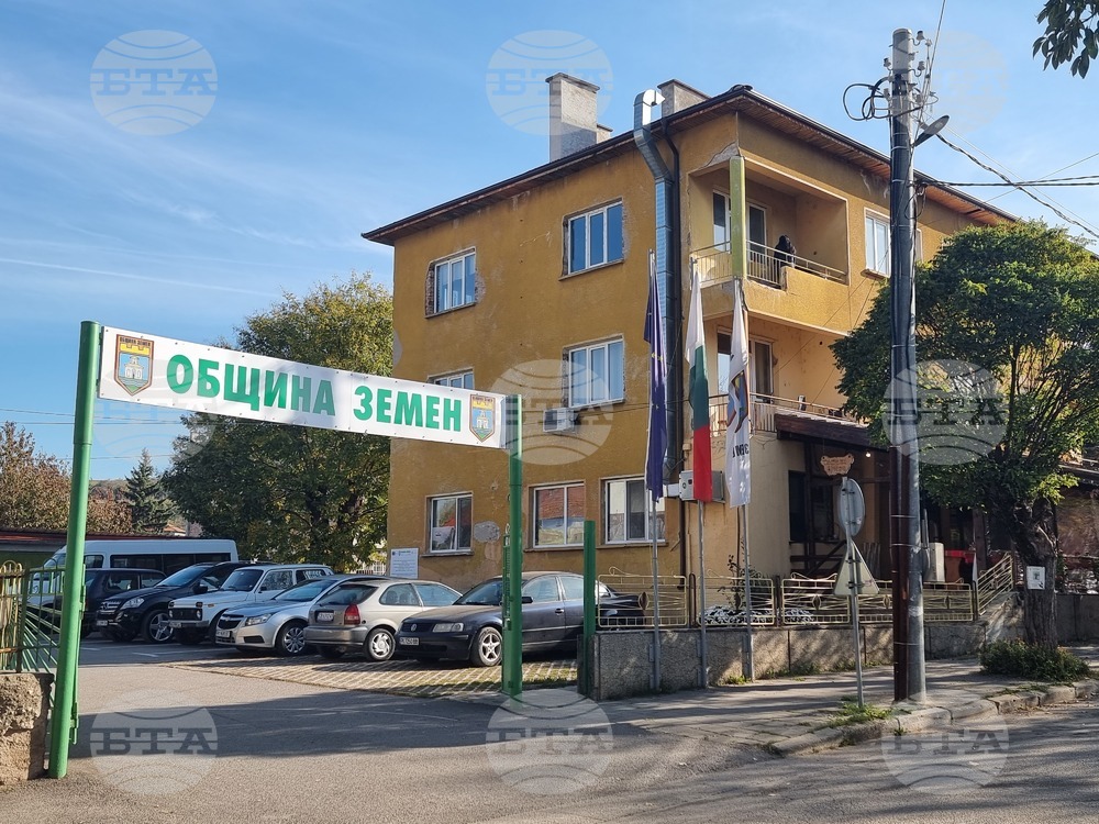 Кметът на Земен подписа споразумение с министъра на регионалното развитие и благоустройството за реализацията на водния цикъл в града