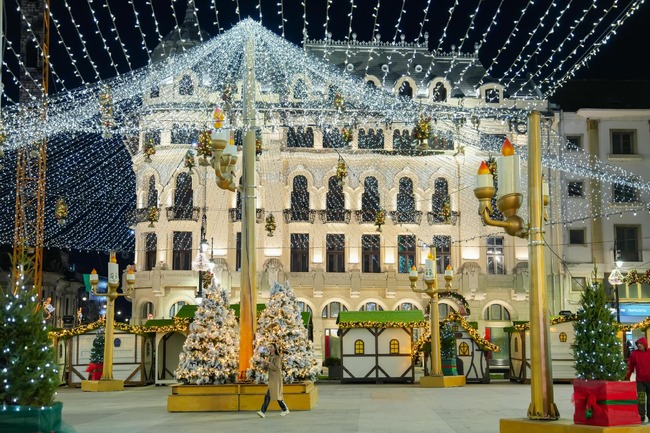Two Million Lights, Highest Ferris Wheel in Romania to Be Part of Christmas Market in Craiova