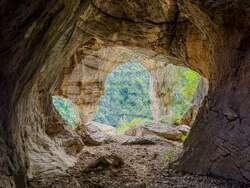 Слави Панайотов описва 50 забравени места в България в нова книга. Снимка: екип