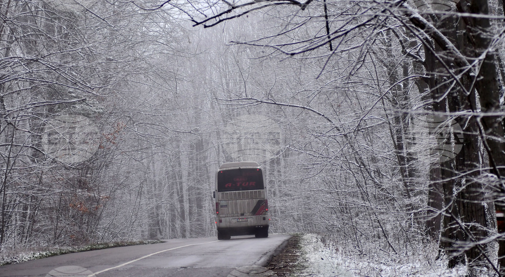 Село Голям Поровец - зима - първи сняг