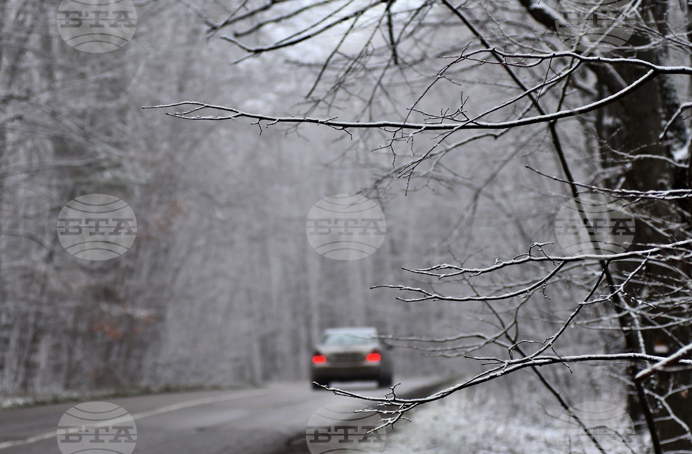 Село Голям Поровец - зима - първи сняг