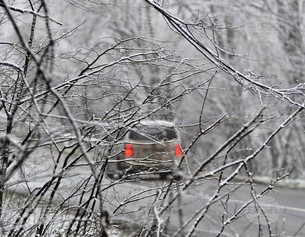 Село Голям Поровец - зима - първи сняг
