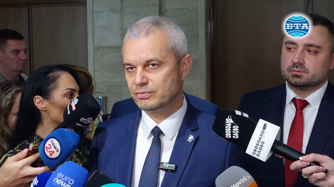 В момента виждаме, че има някакви опити да се подходи към правителство ГЕРБ - ПП-ДБ и други, коментира Костадин Костаниднов