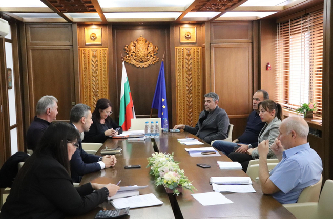 Община Банско проведе публично обсъждане във връзка с промените в наредбата за таксите, данъците и план-сметка за ТБО