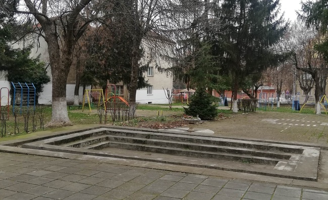 Община Плевен ще търси финансова подкрепа от проект "Красива България" за облагородяването на двор на детска градина