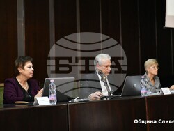 Снимка: Община Сливен - Местният парламент одобри програмата за управление и разпореждане с общински имоти за 2023 г.   