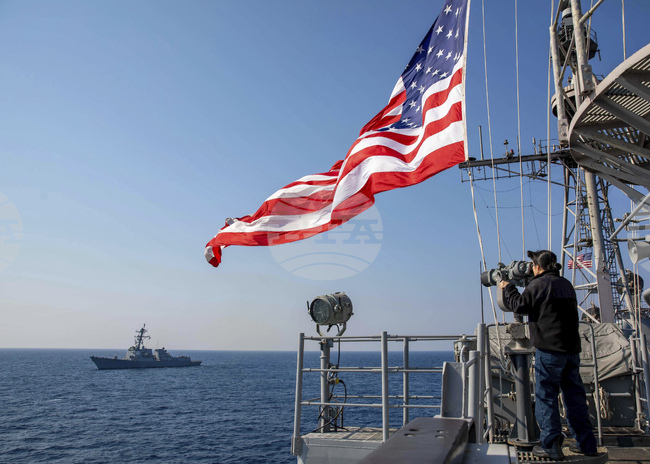 Два американски военни кораба се сблъскаха във водите край Южна Америка 