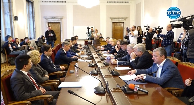 „БСП – Обединена левица“ и ПП-ДБ обсъдиха предложения за законодателна програма в 51-вото Народно събрание