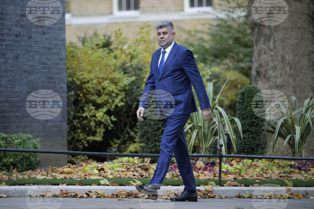 Румънският премиер Марчел Чолаку обяви, че подава оставка