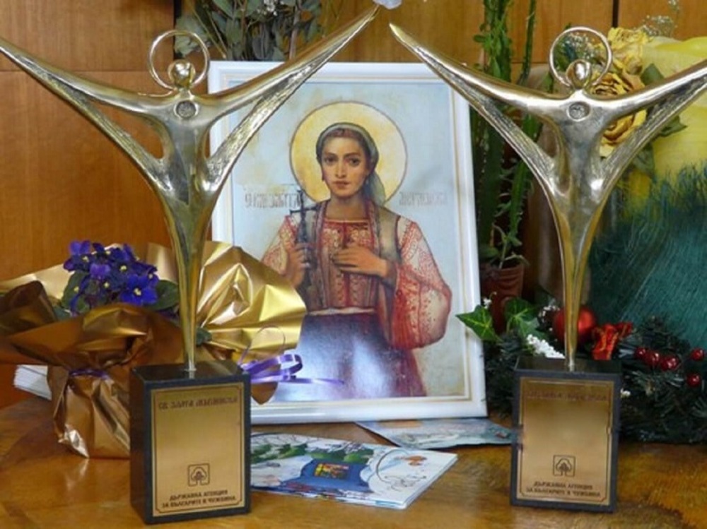 Продължава приемането на номинации за конкурса „Българка на годината“