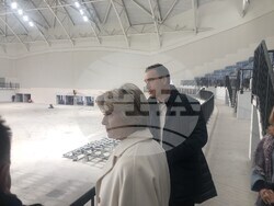 Снимка: Министерство на младежта и спорта -  Весела Лечева откри физкултурен салон и направи нова инспекция на многофункционалната зала „Арена Бургас“