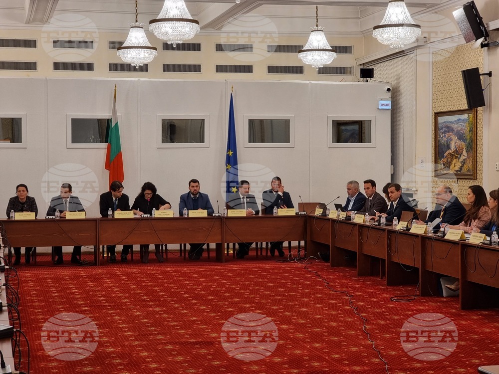 Представители на „Телъс“ отрекоха компанията да е блокирала неправомерно профили в социалните мрежи