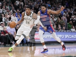 Pistons Bucks Basketball