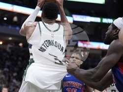 Pistons Bucks Basketball