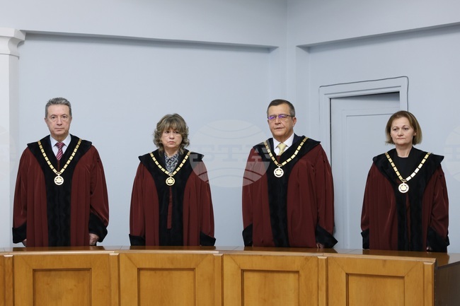 Конституционен съд - церемонията по полагане на клетва от новоизбраните и новоназначените конституционни съдии