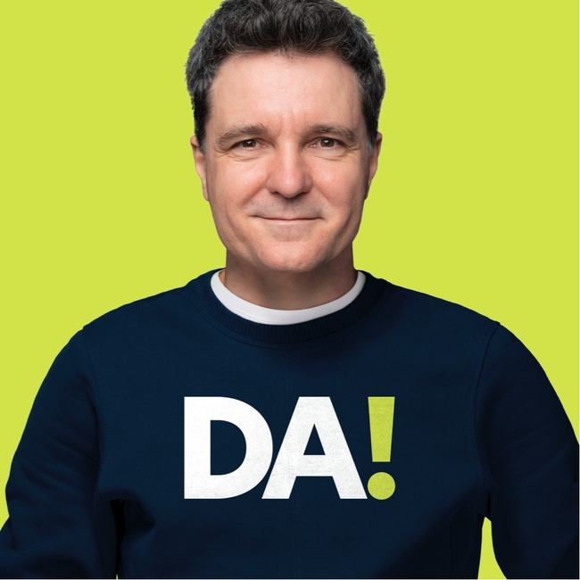 Кметът на Букурещ Никушор Дан обясни с помощта на пица как се харчат парите на румънската столица