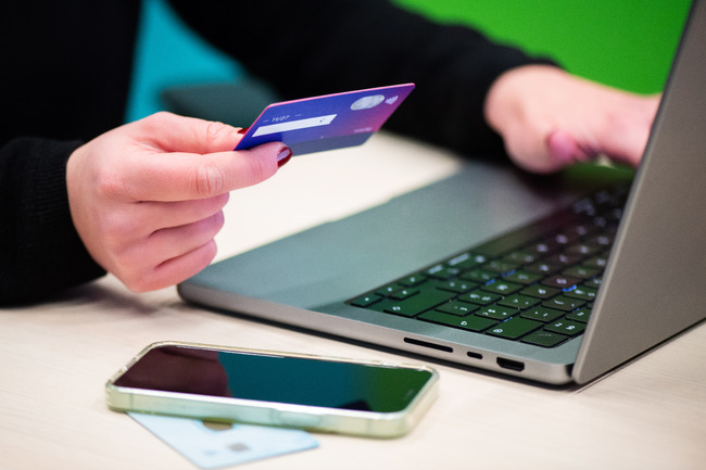 Bulgaria Reports Lowest Share of Online Commerce in EU in 2024
