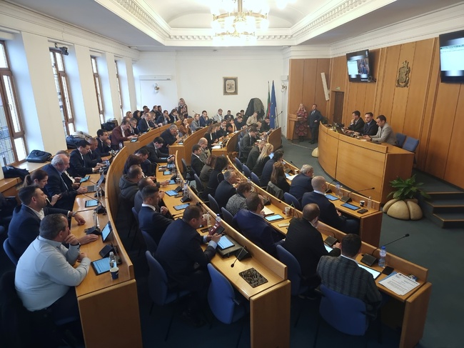Ръководството на „Топлофикация София“ ще бъде изслушано на извънредно заседание на Столичния общински съвет на 11 декември