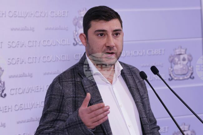 Всеки провал през последната година на Столичната администрация се представяше за спасение, каза Карлос Контрера от ВМРО