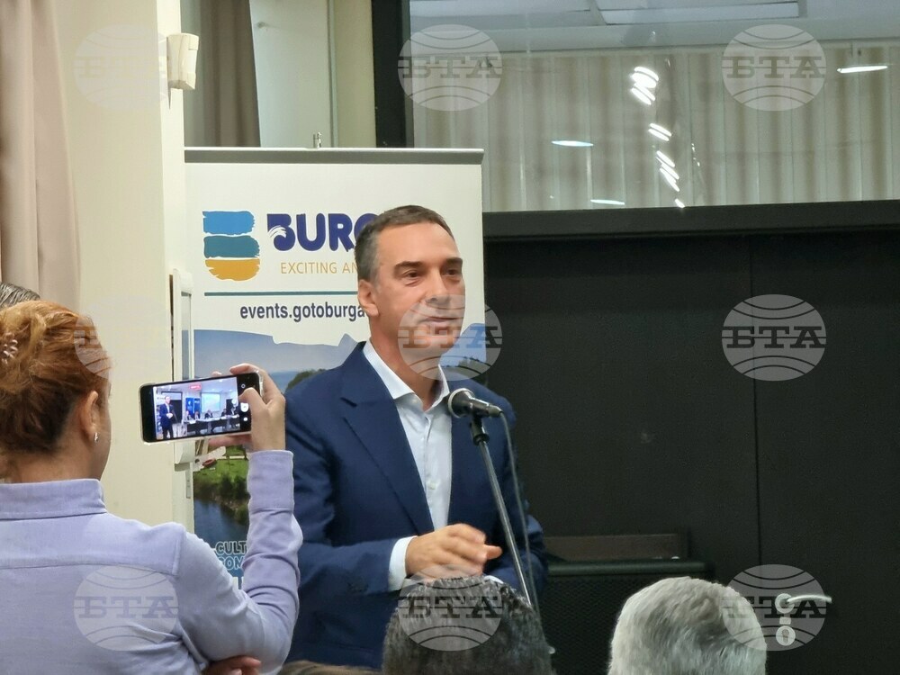 Бургас отчита ръст в броя на туристите през лятото с около 20 на сто спрямо 2021 година, каза кметът Димитър Николов 