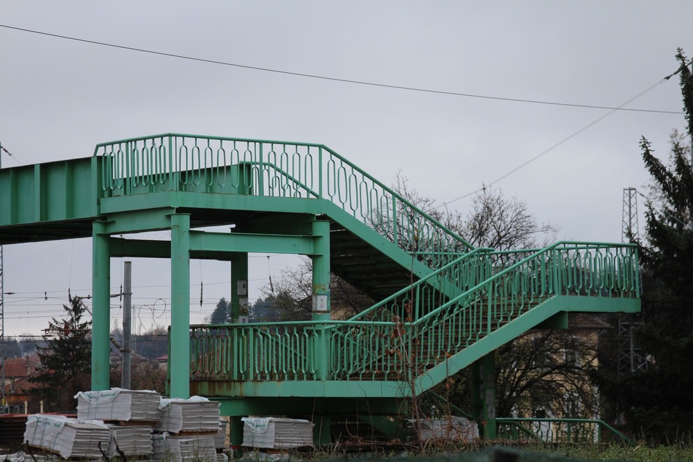 Пешеходният надлез в Драгоман ще бъде демонтиран, за да се изгради нов 
