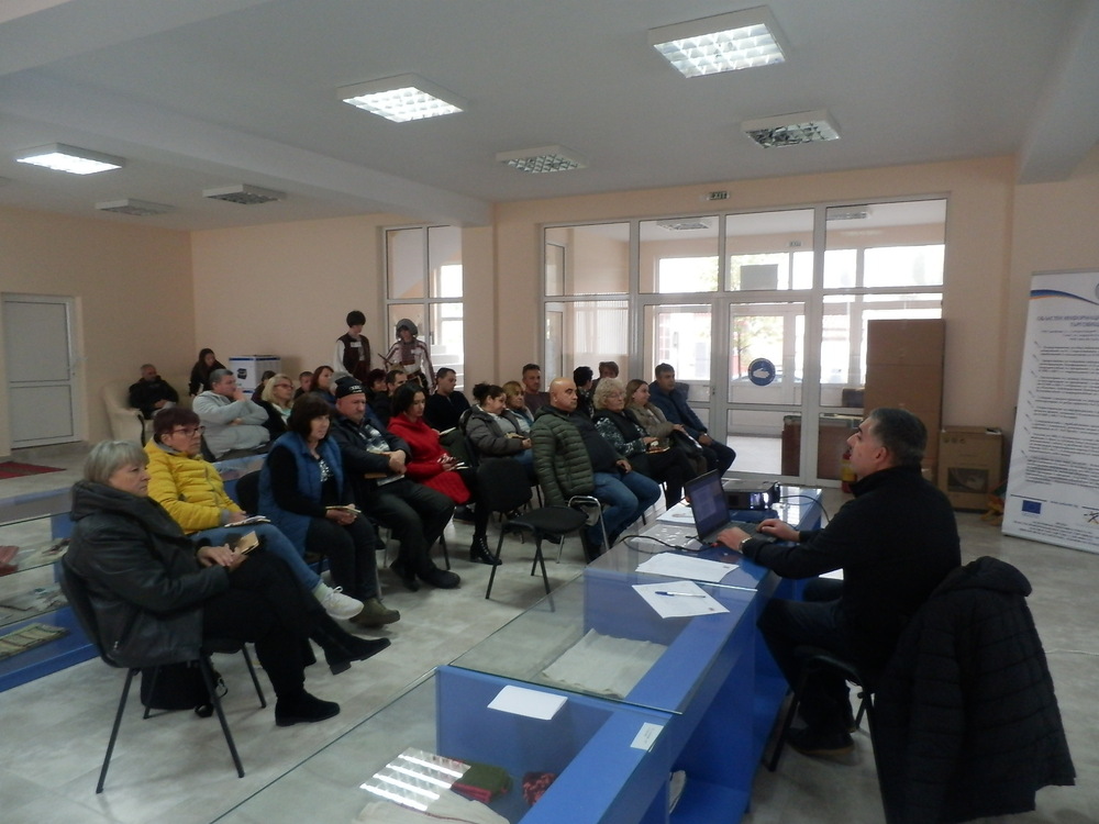 Информационна кампания в три общини на Търговищка област проведе екипът на Областния информационен център