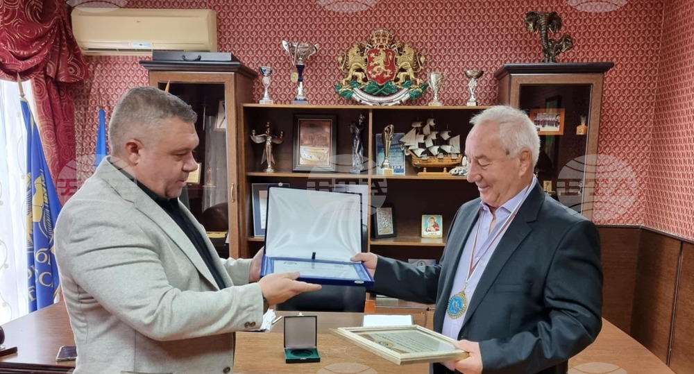 Олимпийският шампион по борба Георги Мърков стана почетен гражданин на Свети Влас