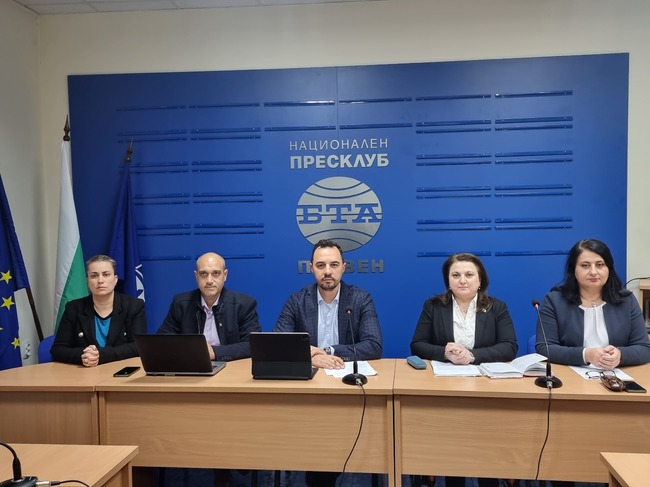 Пресконференция на коалиция "Продължаваме промяната - Демократична България" за водната криза в Плевен