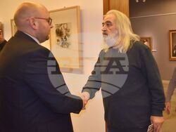 Снимка: Община Разград - Председателят на Общински съвет-Разград Стоян Ненчев и заместник-кметът Добрин Добрев присъстваха на откриването на изложба под надслов „145 години след войната” в ХГ”Проф. Илия Петров”. 