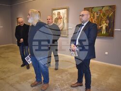 Снимка: Община Разград - Председателят на Общински съвет-Разград Стоян Ненчев и заместник-кметът Добрин Добрев присъстваха на откриването на изложба под надслов „145 години след войната” в ХГ”Проф. Илия Петров”. 
