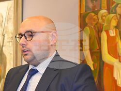 Снимка: Община Разград - Председателят на Общински съвет-Разград Стоян Ненчев и заместник-кметът Добрин Добрев присъстваха на откриването на изложба под надслов „145 години след войната” в ХГ”Проф. Илия Петров”. 