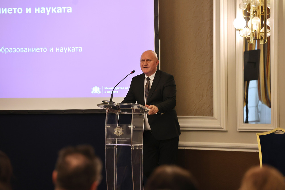 Министър Цоков: Стартираме проект с Румъния, насочен към учебните програми в прогимназиален етап